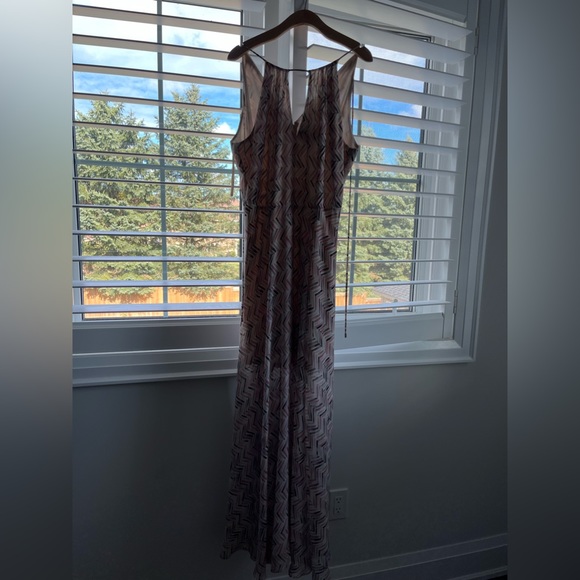 White House Black Market MAXI sheer dress size 8 LN - Picture 3 of 6